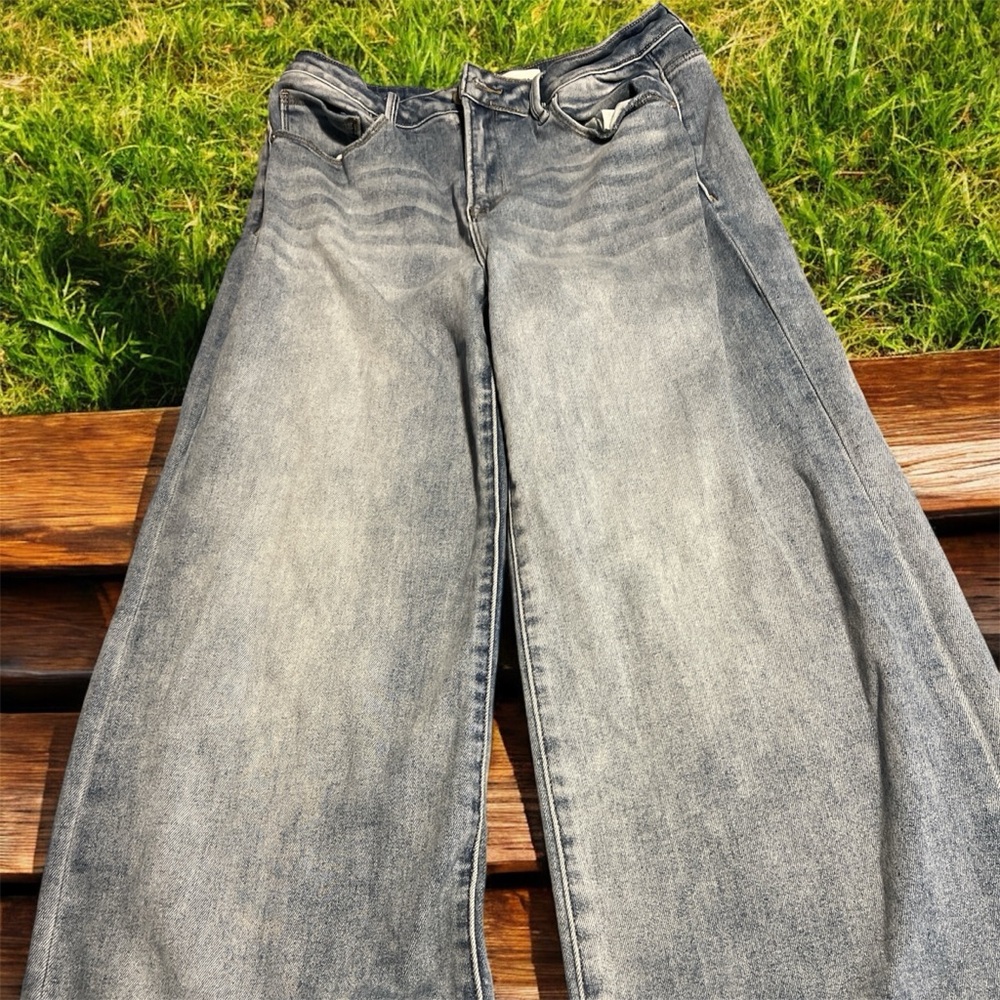 Risen sz 11/30 Wide Leg Jeans